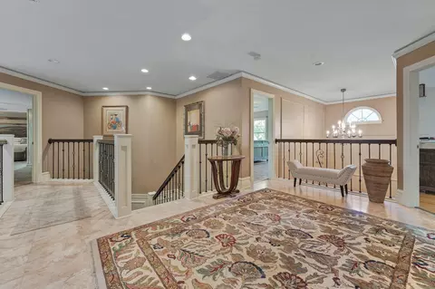 Entry Way - 110 Rolling Knolls Ave, Elgin, IL 60120 photo 4 of 6