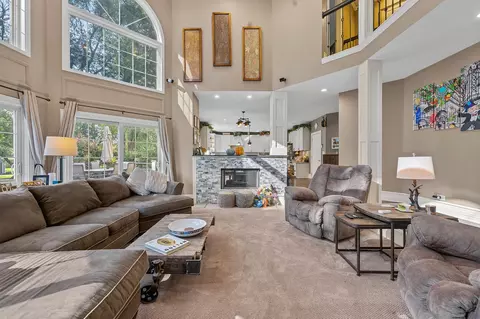 Living - 110 Rolling Knolls Ave, Elgin, IL 60120 photo 6 of 9