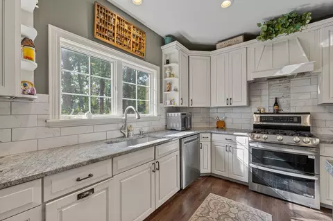 Kitchen - 110 Rolling Knolls Ave, Elgin, IL 60120 photo 5 of 6