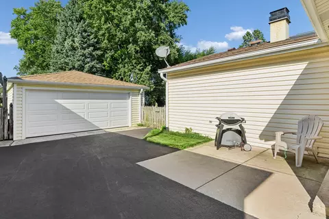 Exterior - 1111 Dawes Ave, Wheaton, IL 60189 photo 3 of 4