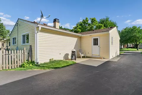 Exterior - 1111 Dawes Ave, Wheaton, IL 60189 photo 4 of 4