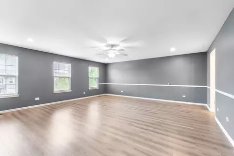 Living - 14610 General Dr, Plainfield, IL 60544 photo 3 of 5