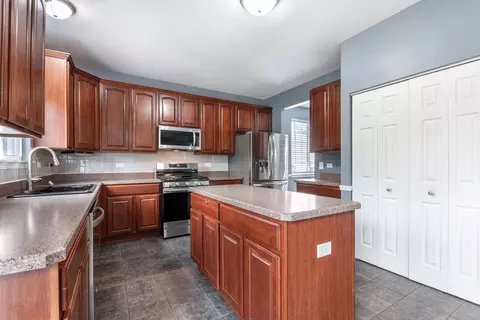 Kitchen - 14610 General Dr, Plainfield, IL 60544 photo 2 of 2