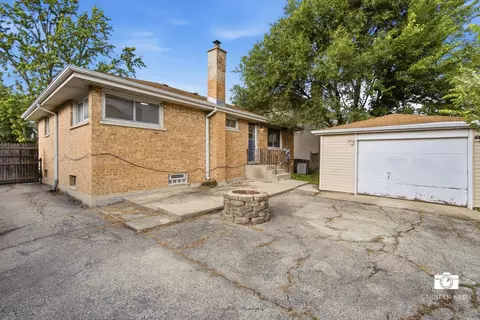 Exterior - 599 N Willow Rd, Elmhurst, IL 60126 photo 7 of 7