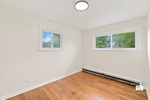 Bedroom - 599 N Willow Rd, Elmhurst, IL 60126 photo 2 of 8