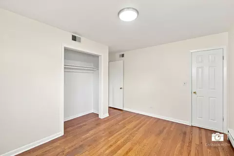 Bedroom - 599 N Willow Rd, Elmhurst, IL 60126 photo 1 of 8