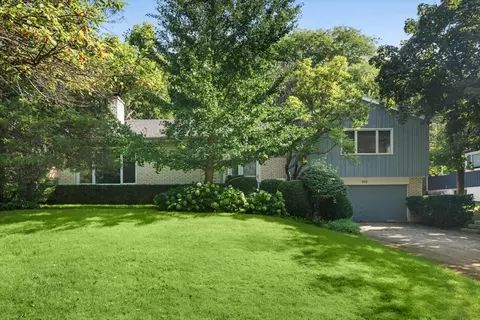 822 Timber Hill Rd, Highland Park, IL 60035
