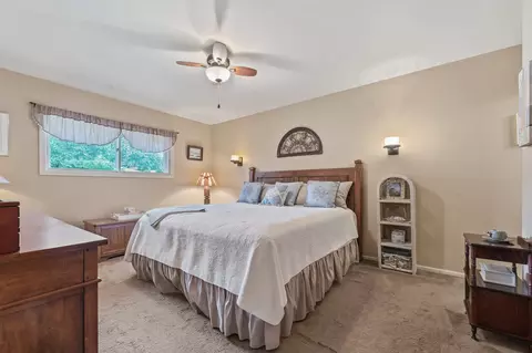 Bedroom - 3310 Plum Grove Dr, Rolling Meadows, IL 60008 photo 4 of 6