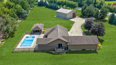 27175 N Gilmer Rd, Mundelein, IL 60060