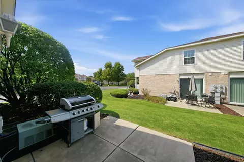 Exterior - 7420 Maple Dr, Justice, IL 60458 photo 6 of 6