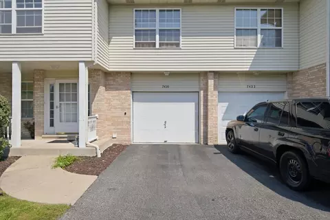 Exterior - 7420 Maple Dr, Justice, IL 60458 photo 3 of 6