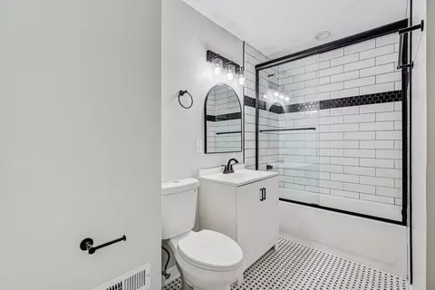Bath - 2347 S 17th Ave, Broadview, IL 60155 photo 2 of 3