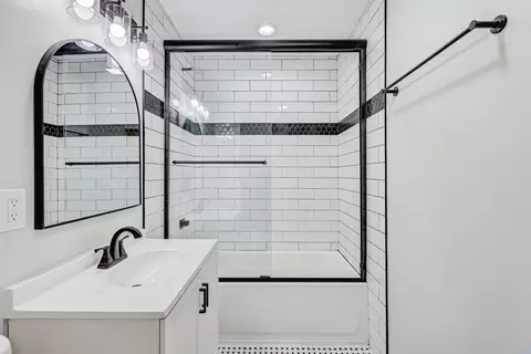 Bath - 2347 S 17th Ave, Broadview, IL 60155 photo 1 of 3