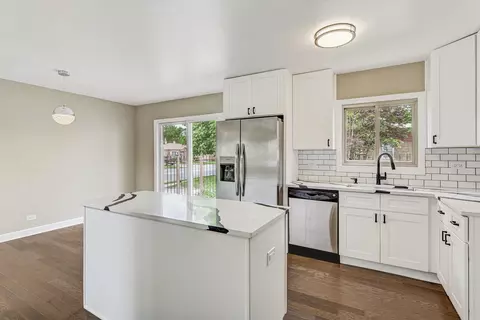 Kitchen - 2347 S 17th Ave, Broadview, IL 60155 photo 4 of 5
