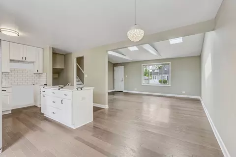 Living - 2347 S 17th Ave, Broadview, IL 60155 photo 6 of 10