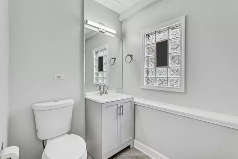 Bath - 2347 S 17th Ave, Broadview, IL 60155 photo 3 of 3