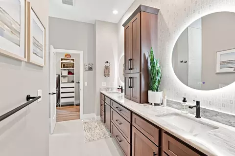 Bath - 1700 14th St, Dewitt, IA 52742 photo 1 of 5