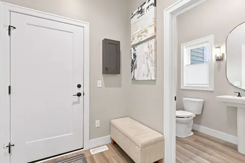 Entry Way - 1700 14th St, Dewitt, IA 52742 photo 3 of 5