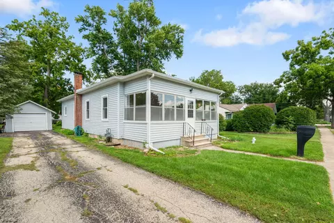 Exterior - 107 E Prairie St, Plano, IL 60545 photo 5 of 7