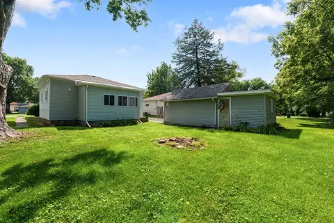 Exterior - 107 E Prairie St, Plano, IL 60545 photo 6 of 7