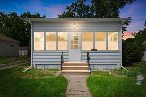Exterior - 107 E Prairie St, Plano, IL 60545 photo 2 of 7
