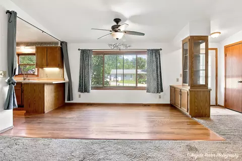 Living - 1815 Grandview Dr, Johnsburg, IL 60051 photo 5 of 5