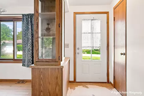Entry Way - 1815 Grandview Dr, Johnsburg, IL 60051 photo 1 of 1
