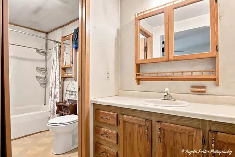 Bath - 1815 Grandview Dr, Johnsburg, IL 60051 photo 1 of 2