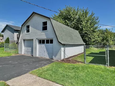 Exterior - 335 5th St, Capron, IL 61012 photo 3 of 4