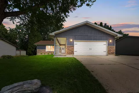 Exterior - 824 Royal Dr, Mchenry, IL 60050 photo 5 of 5