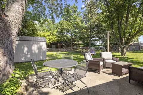Exterior - 824 Royal Dr, Mchenry, IL 60050 photo 2 of 5