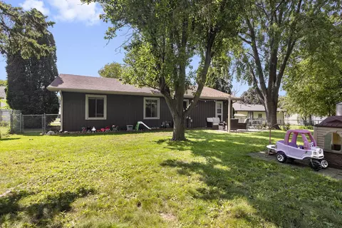 Exterior - 824 Royal Dr, Mchenry, IL 60050 photo 3 of 5