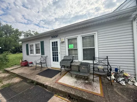 1507 Chestnut St, Pekin, IL 61554