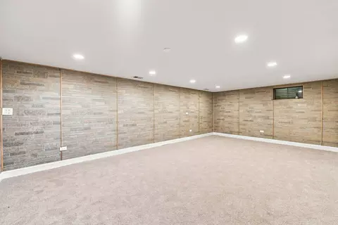 Other - 807 E Golfview Dr, Mount Prospect, IL 60056 photo 5 of 6