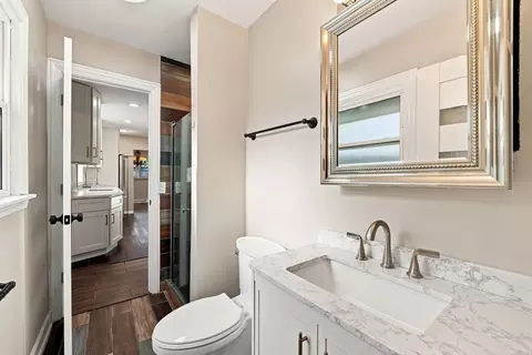 Bath - 807 E Golfview Dr, Mount Prospect, IL 60056 photo 1 of 2