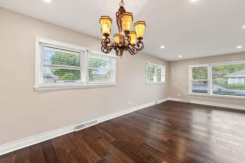 Living - 807 E Golfview Dr, Mount Prospect, IL 60056 photo 3 of 3