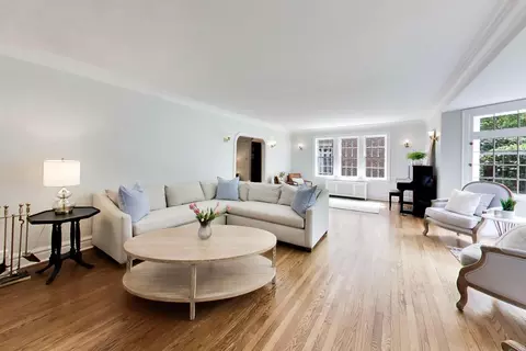 Living - Undisclosed, River Forest, IL 60305 photo 2 of 7