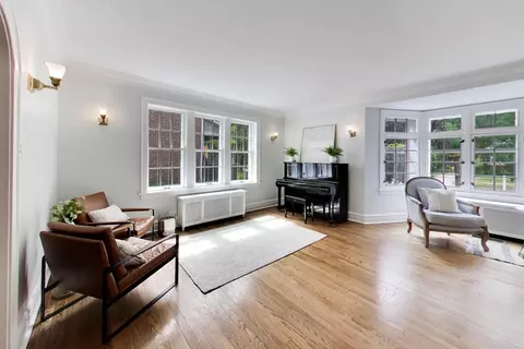 Living - Undisclosed, River Forest, IL 60305 photo 3 of 7