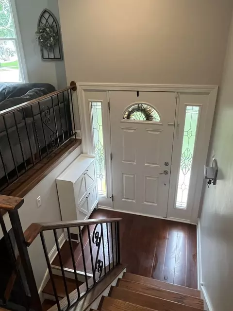 Entry Way - 2248 Kingston Dr, Wheaton, IL 60189 photo 1 of 3