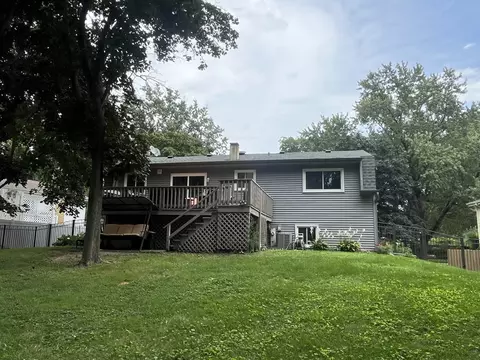 Exterior - 2248 Kingston Dr, Wheaton, IL 60189 photo 7 of 14