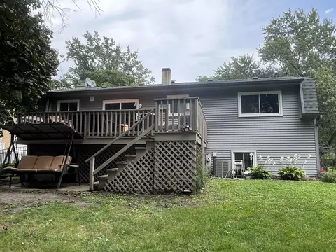 Exterior - 2248 Kingston Dr, Wheaton, IL 60189 photo 8 of 14