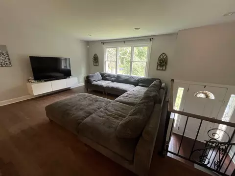 Living - 2248 Kingston Dr, Wheaton, IL 60189 photo 1 of 4