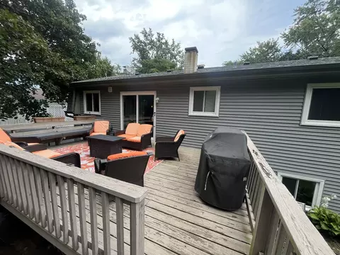 Exterior - 2248 Kingston Dr, Wheaton, IL 60189 photo 6 of 14