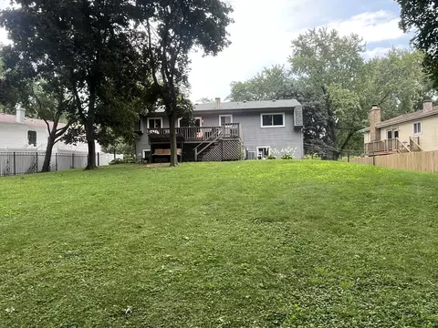 Exterior - 2248 Kingston Dr, Wheaton, IL 60189 photo 10 of 14