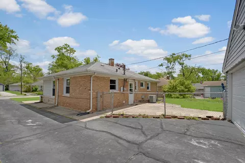 Exterior - 273 Mohawk St, Park Forest, IL 60466 photo 3 of 5