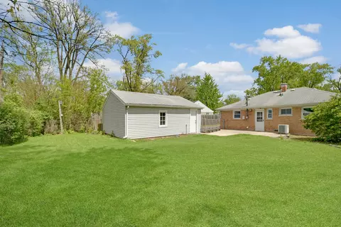 Exterior - 273 Mohawk St, Park Forest, IL 60466 photo 2 of 5