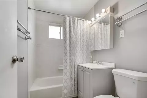 Bath - 273 Mohawk St, Park Forest, IL 60466 photo 1 of 1