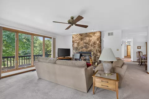 Living - 5705 E North Prairie Dr, Morris, IL 60450 photo 4 of 5