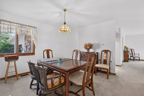 Dining - 5705 E North Prairie Dr, Morris, IL 60450 photo 1 of 3
