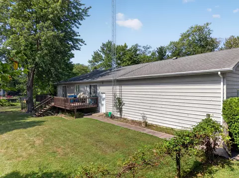 Exterior - 5705 E North Prairie Dr, Morris, IL 60450 photo 3 of 10